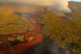 ガラパゴス諸島で噴火続く
