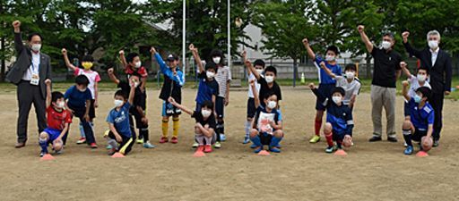 柴崎選手が青森県のサッカー少年にマスク寄贈 スポーツ 青森ニュース Web東奥