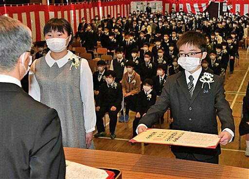 マスク着用して卒業式 青森県内小学校 教育 青森ニュース Web東奥