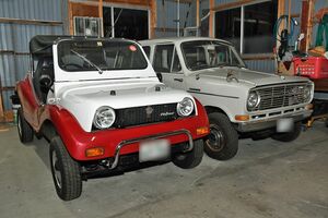 小林さんイチ押しの希少車フェローバギィ（左）。右は1967年製三菱360