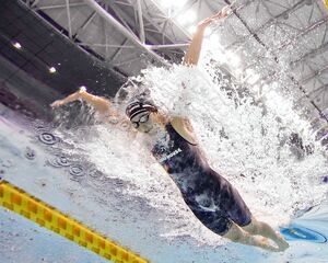 【女子100メートルバタフライ決勝】力泳する相馬あい。2位となった＝横浜国際プール（共同）