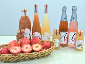 ワン・グローカルが販売するジュースやネクター。希少品種の県産リンゴや桃を使っている