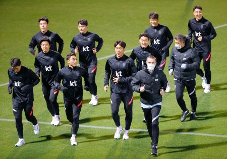 サッカー韓国代表が初練習 特別な防疫措置で入国許可 全国のニュース Web東奥