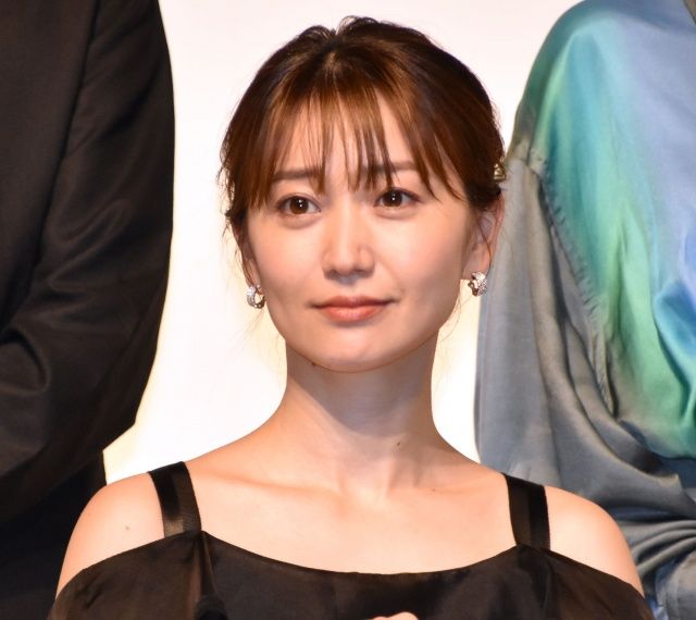 大島優子 オフショル黒ドレス で会場魅了 キャバ嬢役でドラマ出演 Oricon News Web東奥